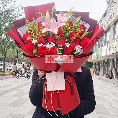 呼伦贝尔19朵红玫瑰百合，与你幸福前行